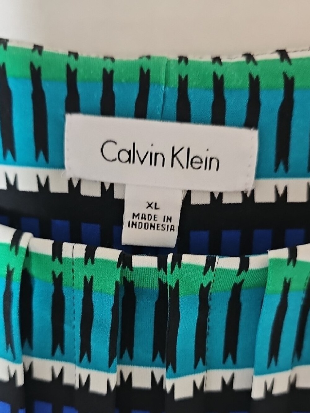 Calvin Klein Blue Green Geometric Sleeveless Blouse - Picture 2 of 3